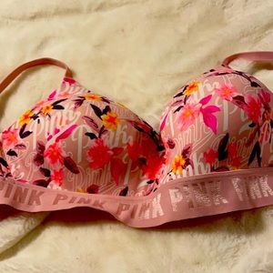 Victoria’s Secret bra never worn
